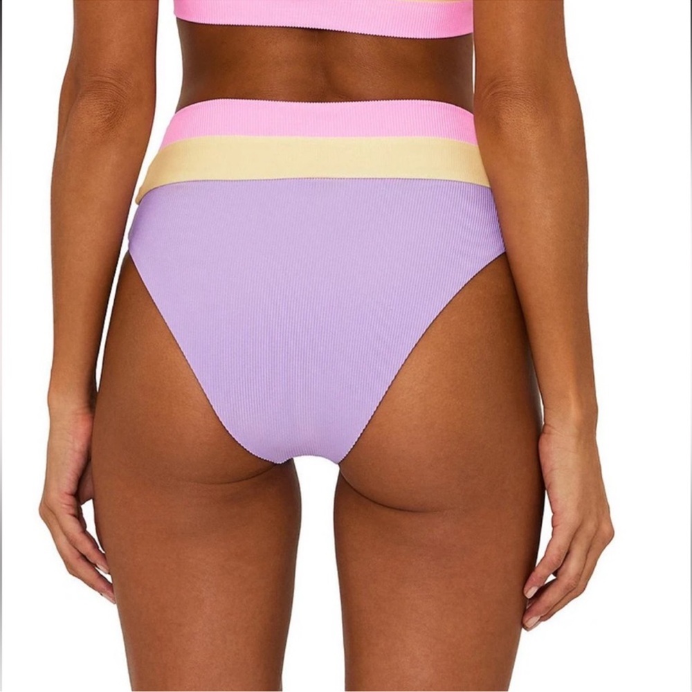 NWT Beach Riot
Heidi Ribbed Colorblock High
Waisted Swim Bottom - Picture 11 of 11